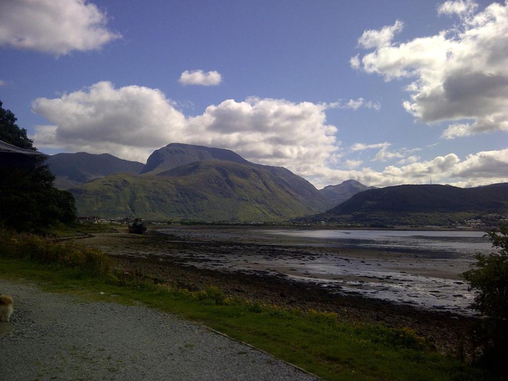 Oyo Inverour Guest House Gairlochy Exterior foto